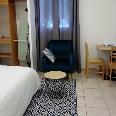 Appartement Aad1 Clamart 200 M Du Tramway T6 St Pave Blc Avec Cuisine Separee Exterior photo
