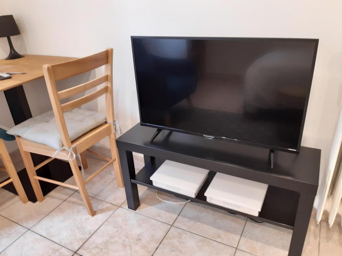 Appartement Aad1 Clamart 200 M Du Tramway T6 St Pave Blc Avec Cuisine Separee Exterior photo